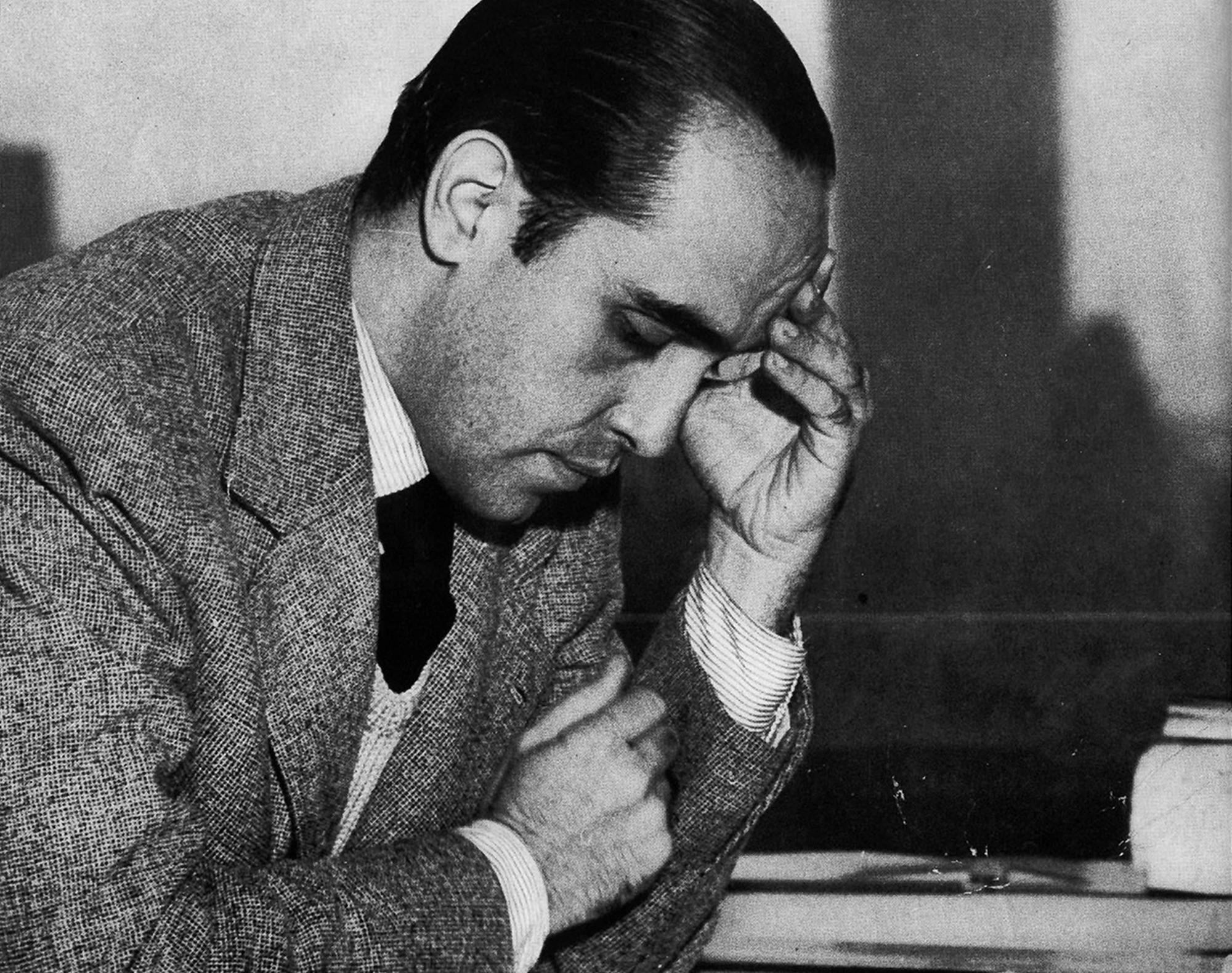 Niemeyer: Leveza Não Tectónica
